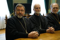 Члени Постійного Синоду УГКЦ зустрілися з&nbsp;головою Чернівецької ОВА