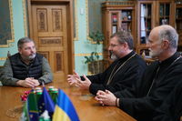 Члени Постійного Синоду УГКЦ зустрілися з&nbsp;головою Чернівецької ОВА