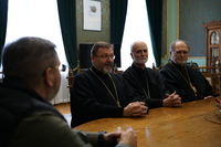 Члени Постійного Синоду УГКЦ зустрілися з&nbsp;головою Чернівецької ОВА