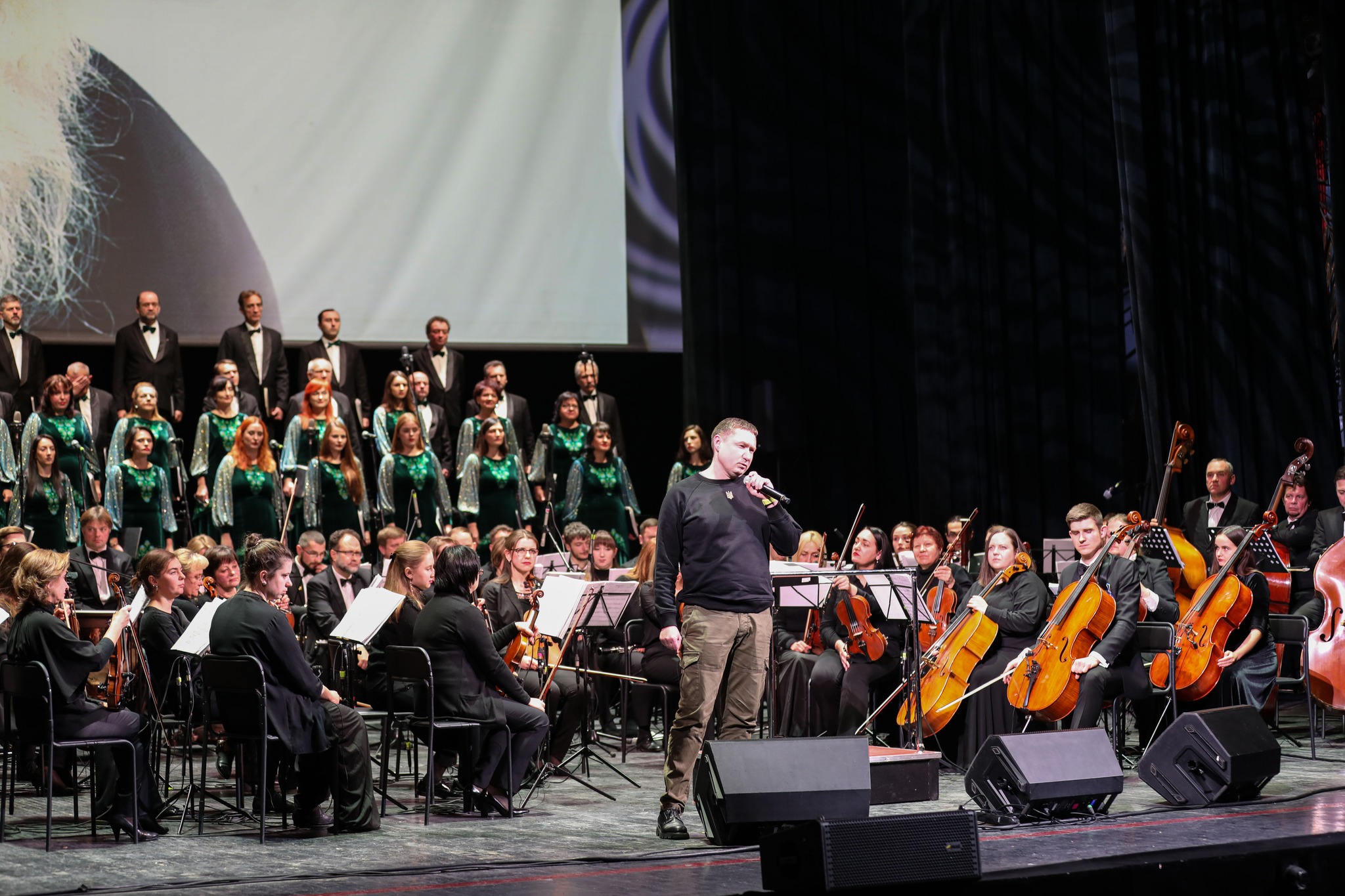 Духовно-мистецькою програмою «Бути людиною…» завершили рік, присвячений 90-літтю Блаженнішого Любомира Духовно-мистецькою програмою «Бути людиною…» завершили рік, присвячений 90-літтю Блаженнішого Любомира