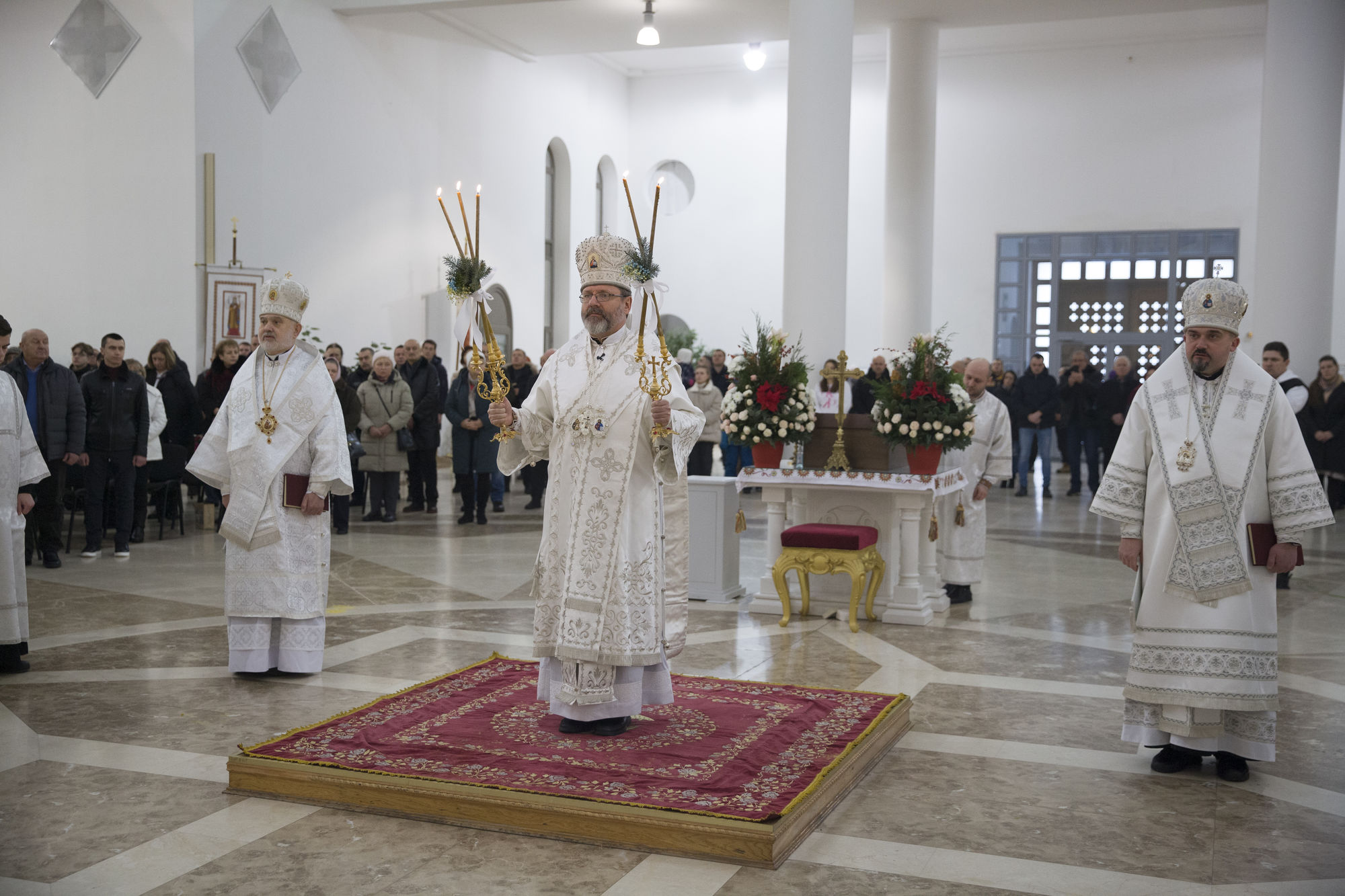 Глава УГКЦ на Різдво: Ядром сучасної історії світу, де сьогодні по-новому народжується Син Божий, є наша Батьківщина Глава УГКЦ на Різдво: Ядром сучасної історії світу, де сьогодні по-новому народжується Син Божий, є наша Батьківщина