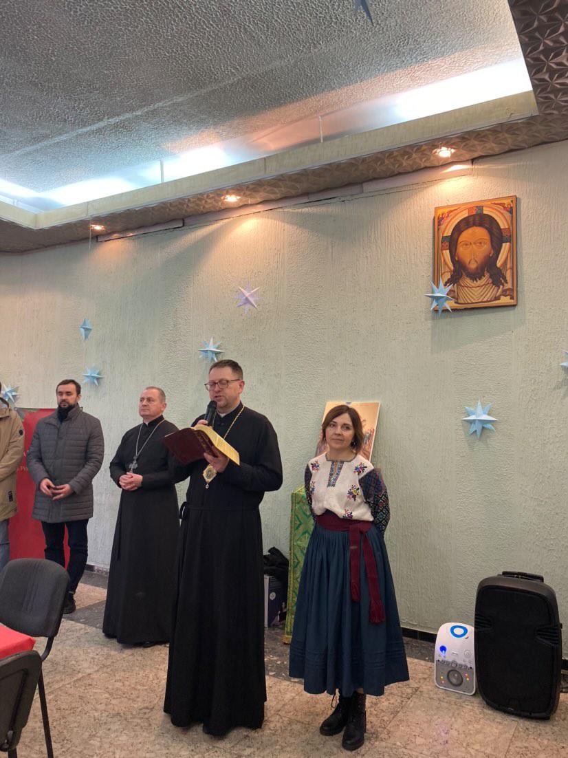 «Кожна бідна людина є нашим другом»: На Різдво владика Володимир поблагословив обід для потребуючих «Кожна бідна людина є нашим другом»: На Різдво владика Володимир поблагословив обід для потребуючих