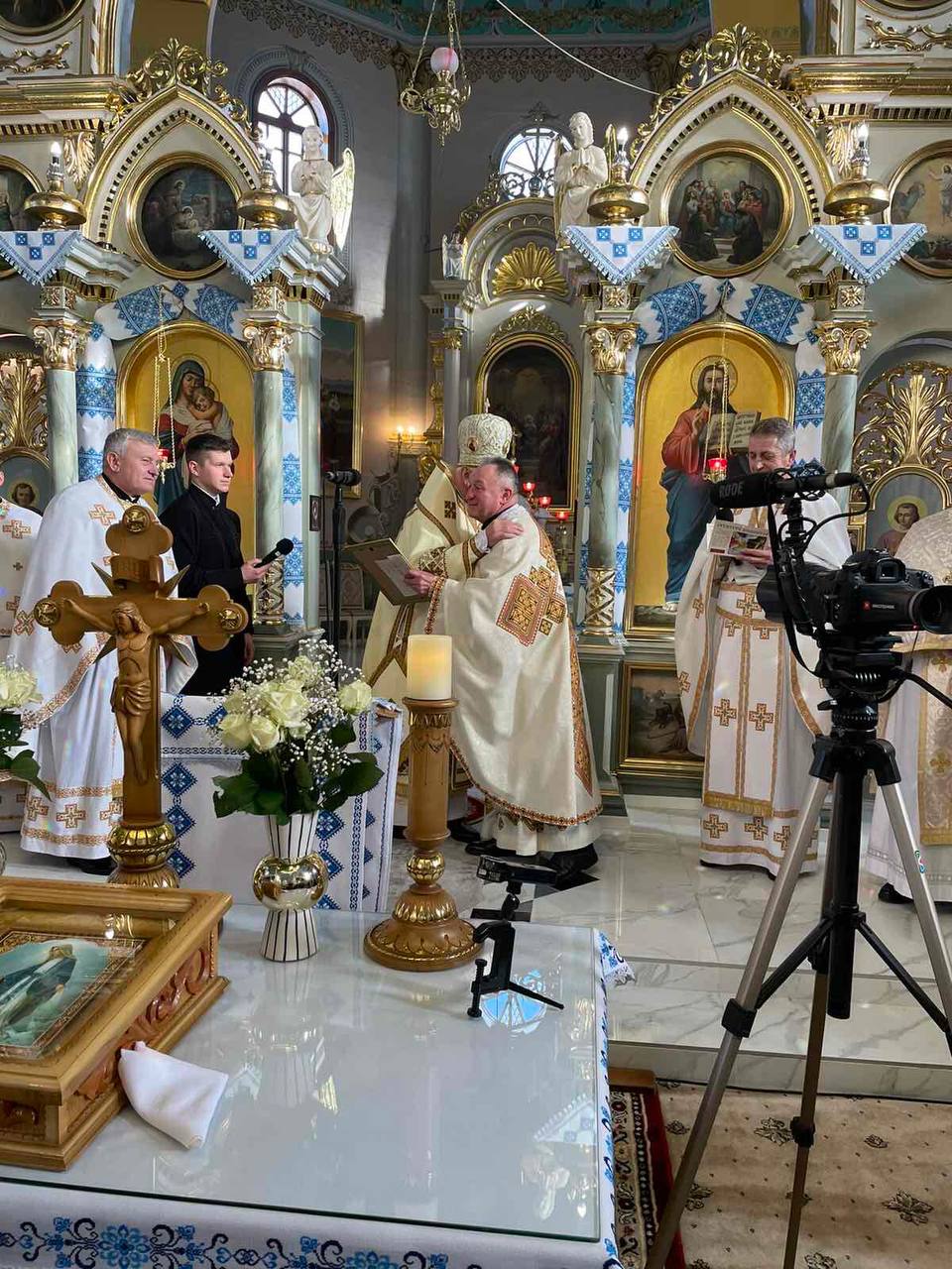 «Літургія є невичерпним джерелом Божих ласк і благословення», – Митрополит Володимир під час візиту у Перегінське «Літургія є невичерпним джерелом Божих ласк і благословення», – Митрополит Володимир під час візиту у Перегінське