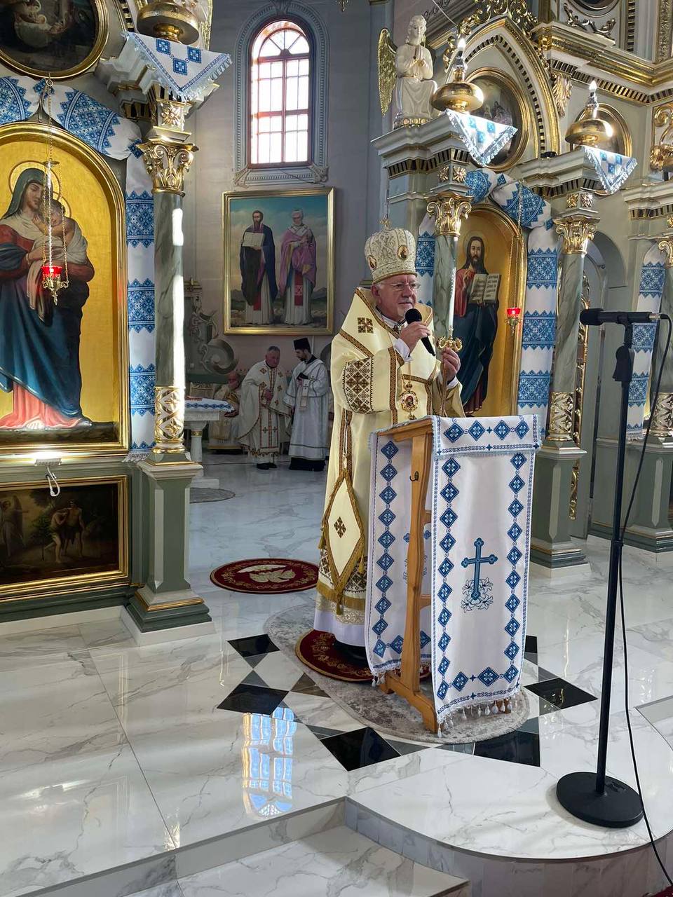 «Літургія є невичерпним джерелом Божих ласк і благословення», – Митрополит Володимир під час візиту у Перегінське «Літургія є невичерпним джерелом Божих ласк і благословення», – Митрополит Володимир під час візиту у Перегінське