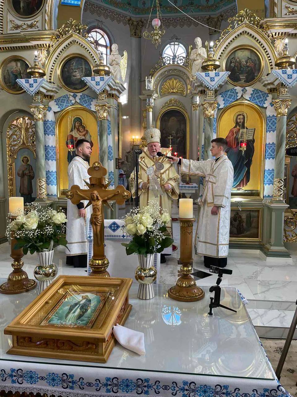 «Літургія є невичерпним джерелом Божих ласк і благословення», – Митрополит Володимир під час візиту у Перегінське «Літургія є невичерпним джерелом Божих ласк і благословення», – Митрополит Володимир під час візиту у Перегінське