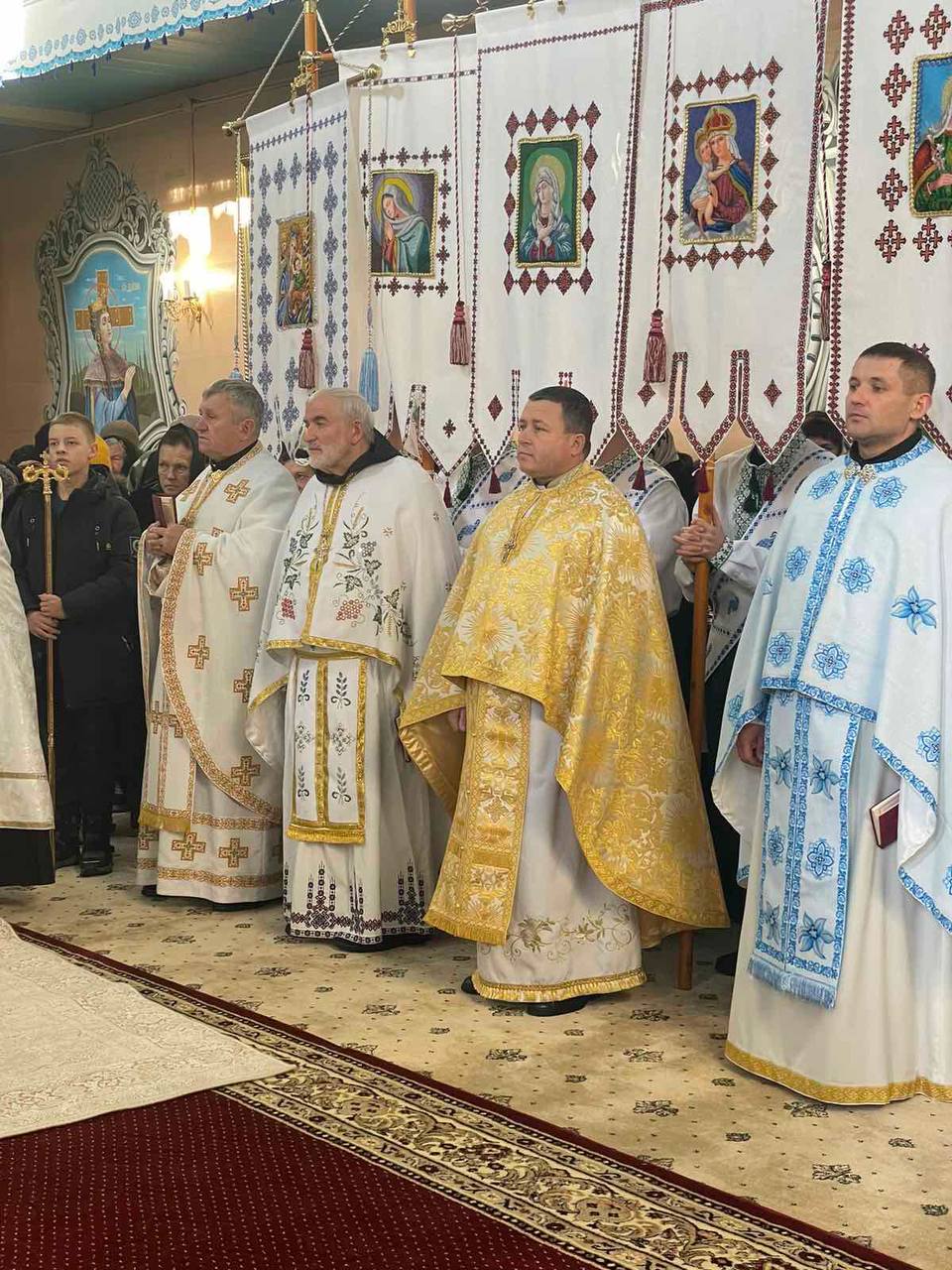 «Літургія є невичерпним джерелом Божих ласк і благословення», – Митрополит Володимир під час візиту у Перегінське «Літургія є невичерпним джерелом Божих ласк і благословення», – Митрополит Володимир під час візиту у Перегінське