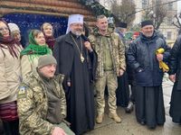 &laquo;Ми&nbsp;тут разом, аби відчути єднання&raquo;, - Глава УГКЦ із Постійним Синодом освятив вертеп на&nbsp;центральній площі Чернівців