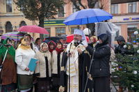 &laquo;Ми&nbsp;тут разом, аби відчути єднання&raquo;, - Глава УГКЦ із Постійним Синодом освятив вертеп на&nbsp;центральній площі Чернівців