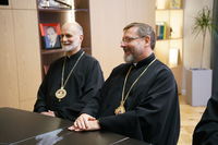 &laquo;Ми&nbsp;тут разом, аби відчути єднання&raquo;: Глава УГКЦ з Постійним Синодом освятив вертеп на&nbsp;центральній площі Чернівців