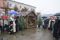 &laquo;Ми&nbsp;тут разом, аби відчути єднання&raquo;: Глава УГКЦ з Постійним Синодом освятив вертеп на&nbsp;центральній площі Чернівців