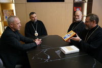 &laquo;Ми&nbsp;тут разом, аби відчути єднання&raquo;: Глава УГКЦ з Постійним Синодом освятив вертеп на&nbsp;центральній площі Чернівців