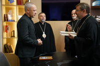 &laquo;Ми&nbsp;тут разом, аби відчути єднання&raquo;: Глава УГКЦ з Постійним Синодом освятив вертеп на&nbsp;центральній площі Чернівців