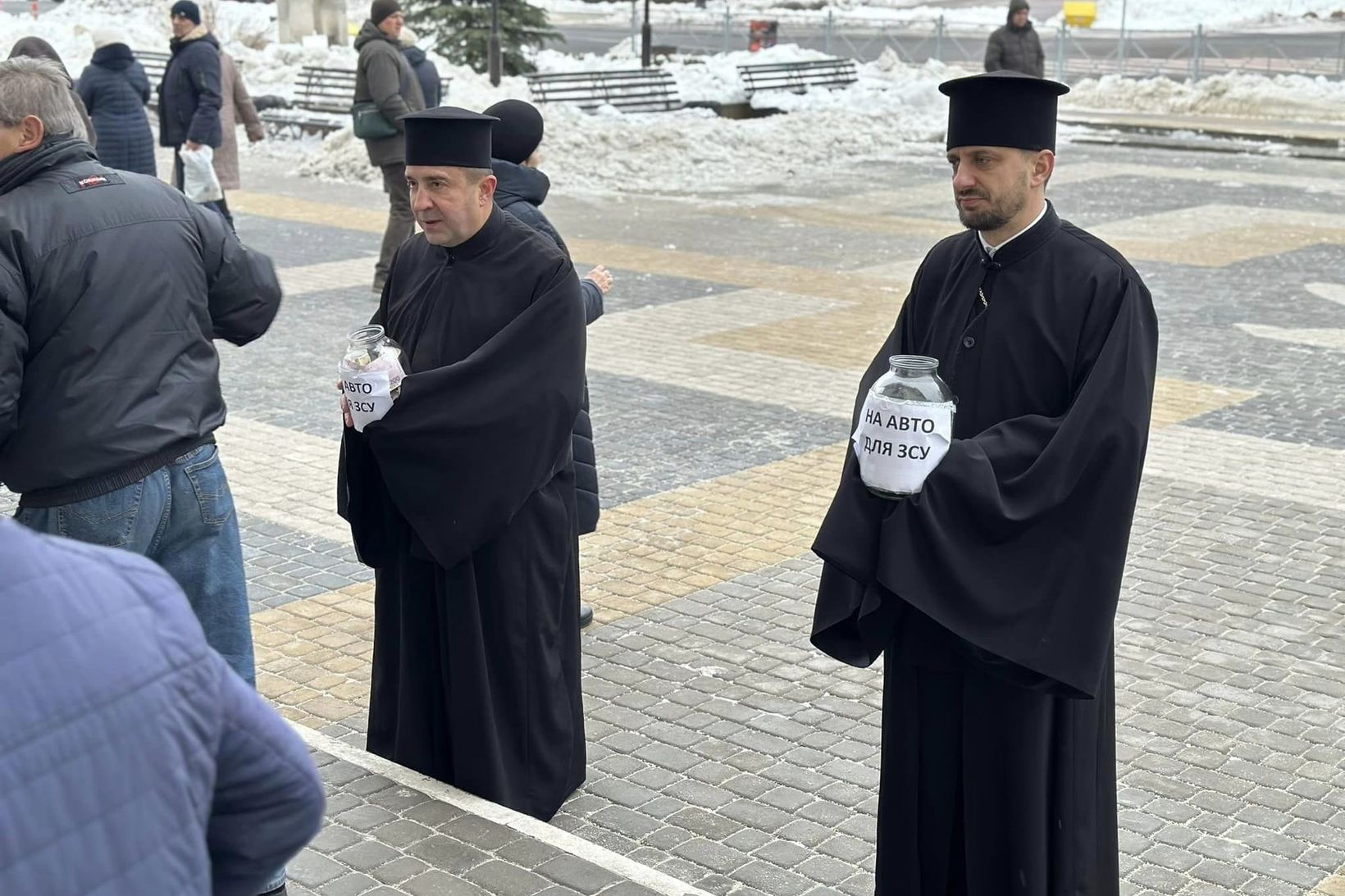 На храмовий празник архикатедрального собору в&nbsp;Тернополі зібрали кошти на&nbsp;автомобіль для ЗСУ
