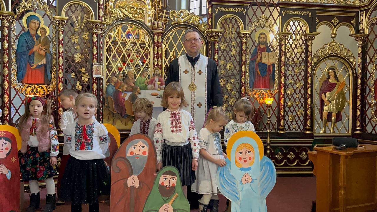 Напередодні Різдва владика Володимир благословив і розділив з «Ангеликами» святкову вечерю Напередодні Різдва владика Володимир благословив і розділив з «Ангеликами» святкову вечерю