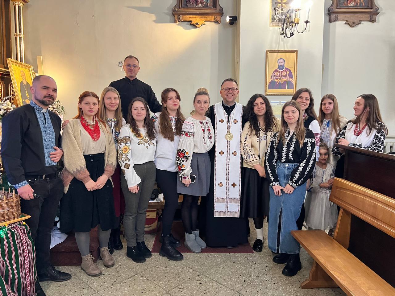 Напередодні Різдва владика Володимир благословив і розділив з «Ангеликами» святкову вечерю Напередодні Різдва владика Володимир благословив і розділив з «Ангеликами» святкову вечерю