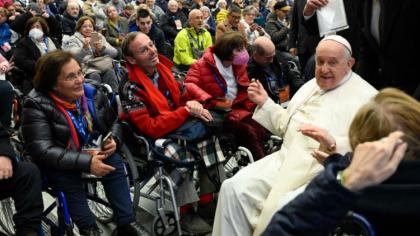 Папа: паломництва є бальзамом на рани багатьох хворих та потребуючих Папа: паломництва є бальзамом на рани багатьох хворих та потребуючих