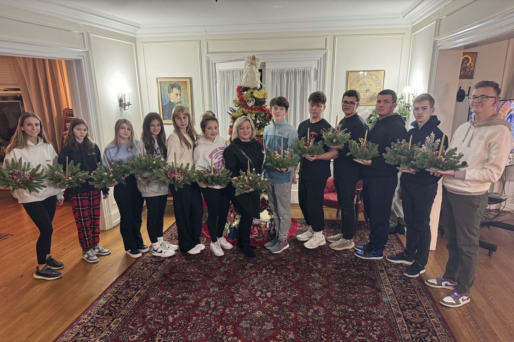 При Релігійному Товаристві українців-католиків &laquo;Свята Софія&raquo; США діє Школа шляхетного юнацтва