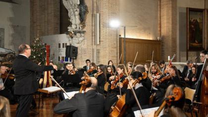 У Ватикані концертом розпочали спомин першої річниці смерті Бенедикта XVI У Ватикані концертом розпочали спомин першої річниці смерті Бенедикта XVI