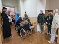 Владика Андрій Хім’як передав медикам Вифлеємський вогонь Владика Андрій Хім’як передав медикам Вифлеємський вогонь