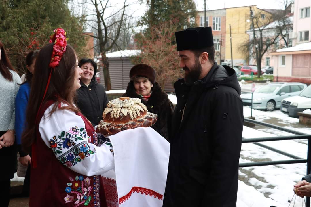 Владика Микола Семенишин з архіпастирським візитом відвідав Рожнятів Владика Микола Семенишин з архіпастирським візитом відвідав Рожнятів