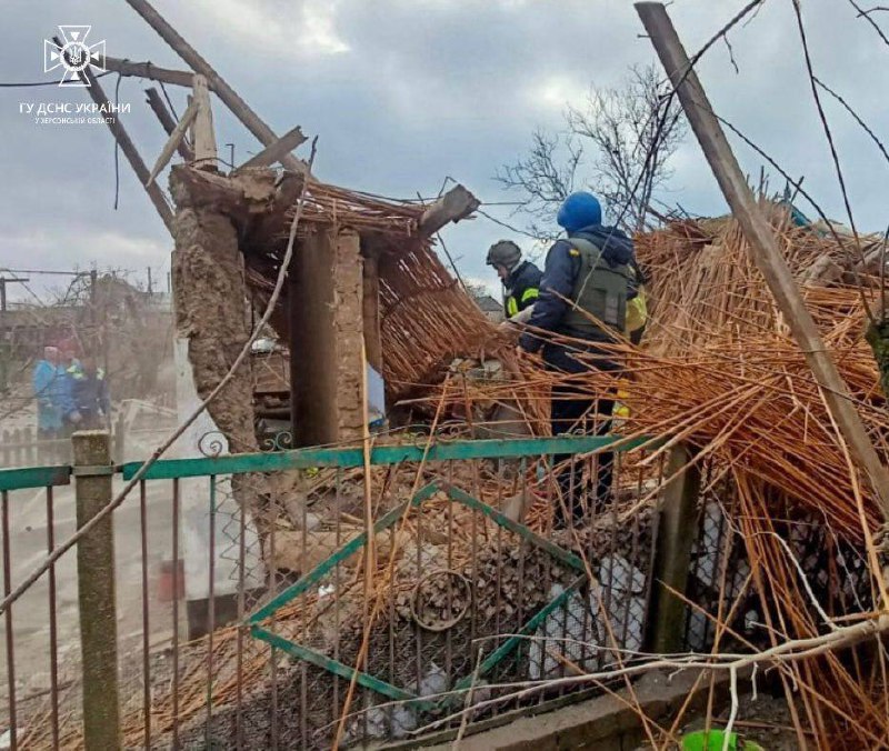 ❗️Херсонщина. В результаті ворожого удару одна жінка загинула, ще одна постраждала ❗️Херсонщина. В результаті ворожого удару одна жінка загинула, ще одна постраждала