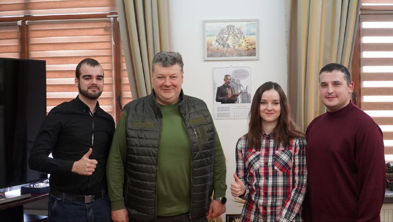 🗣 Сьогодні мав чергову зустріч з нашою молоддю - представниками молодіжної ради при Житомирській обласній військовій адміністрації. 🗣 Сьогодні мав чергову зустріч з нашою молоддю - представниками молодіжної ради при Житомирській обласній військовій адміністрації.