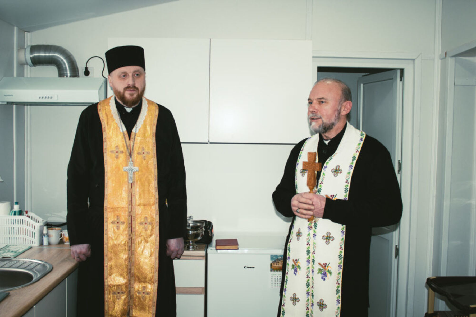 Екзарх Харківський освятив модульні будинки для людей, що&nbsp;втратили житло