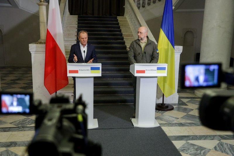 🛡 Україна сьогодні — це щит Європи. Це щит проти російського імперіалізму, варварства, авторитаризму. 🛡 Україна сьогодні — це щит Європи. Це щит проти російського імперіалізму, варварства, авторитаризму.