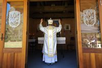 &laquo;Якщо Бог буде на&nbsp;першому місці,&nbsp;то все буде на&nbsp;своїх місцях&raquo;: Мельбурнський єпарх відвідав табір СУМу в&nbsp;Бакстоні