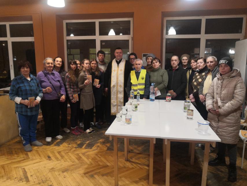 Лицарі Колумба та душпастирі Архікатедрального собору навідалися до переселенців Лицарі Колумба та душпастирі Архікатедрального собору навідалися до переселенців