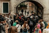 Ми&nbsp;&mdash; не&nbsp;музейні експонати, а&nbsp;живі люди, які приїхали в&nbsp;Італію, щоб бути свідками життя в&nbsp;драмі смерті