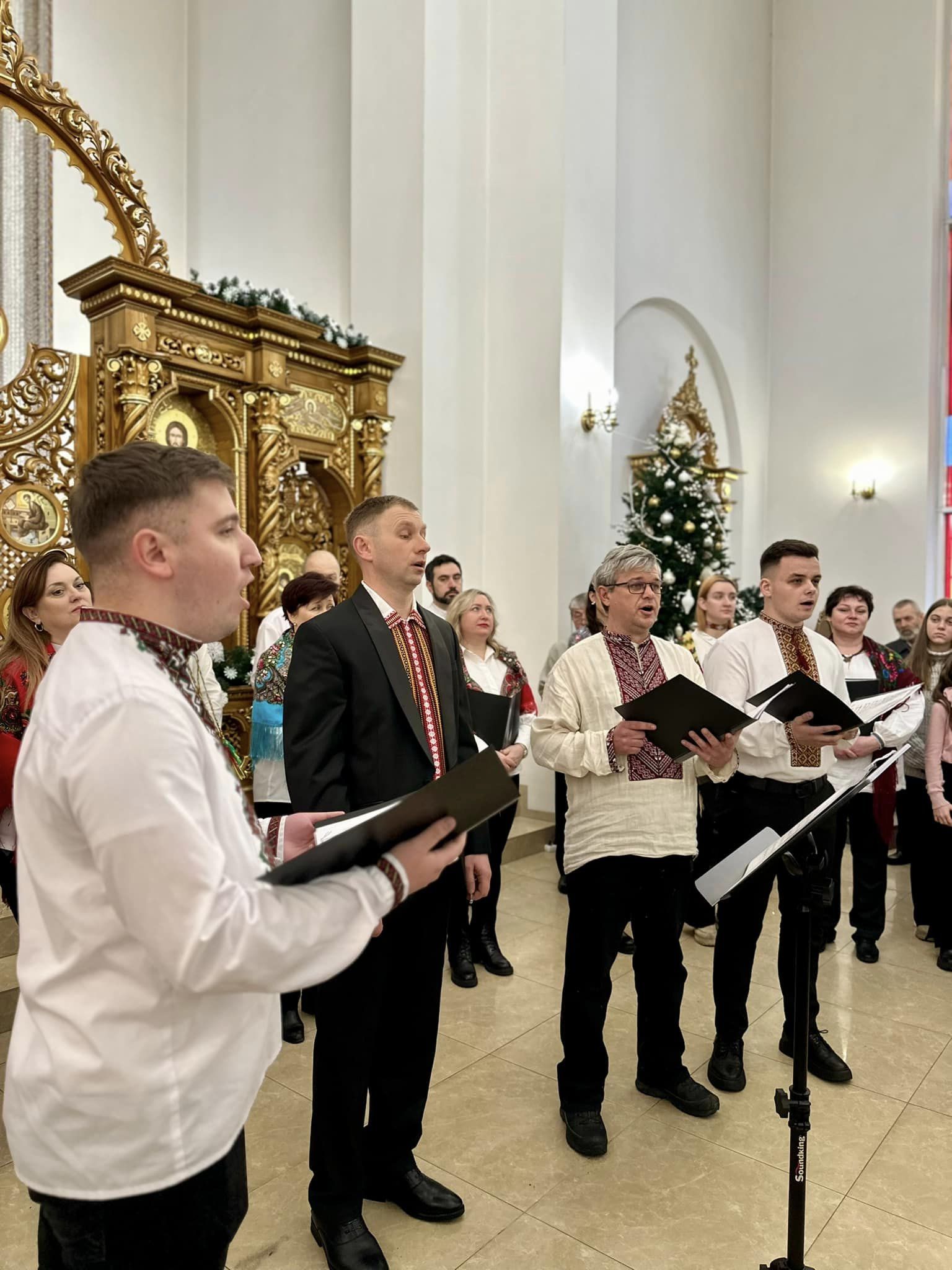 На парафії Різдва Пресвятої Богородиці представили вертепне дійство На парафії Різдва Пресвятої Богородиці представили вертепне дійство