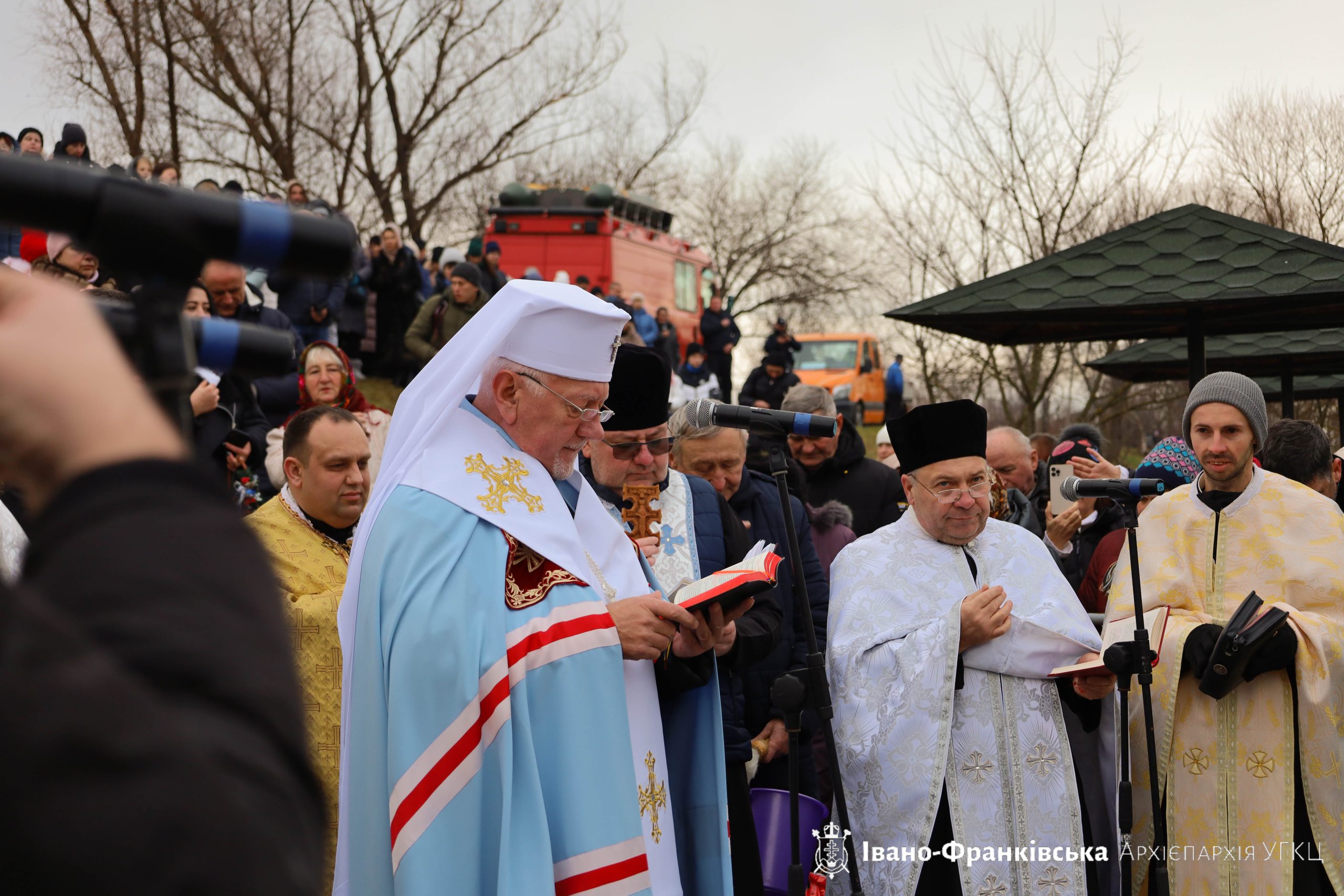 На річці Бистриця Надвірнянська відбулося традиційне водосвяття На річці Бистриця Надвірнянська відбулося традиційне водосвяття
