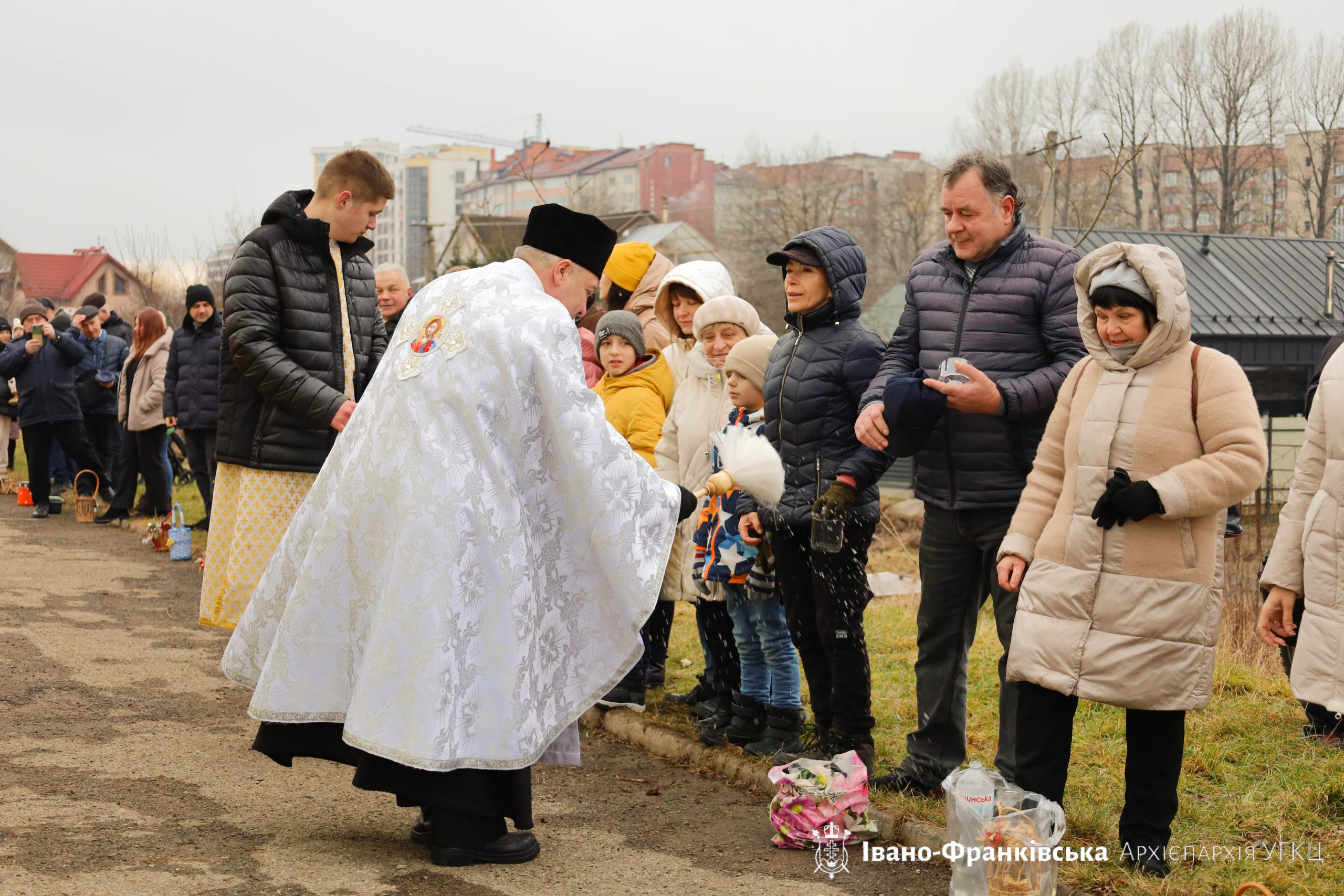 На річці Бистриця Надвірнянська відбулося традиційне водосвяття На річці Бистриця Надвірнянська відбулося традиційне водосвяття