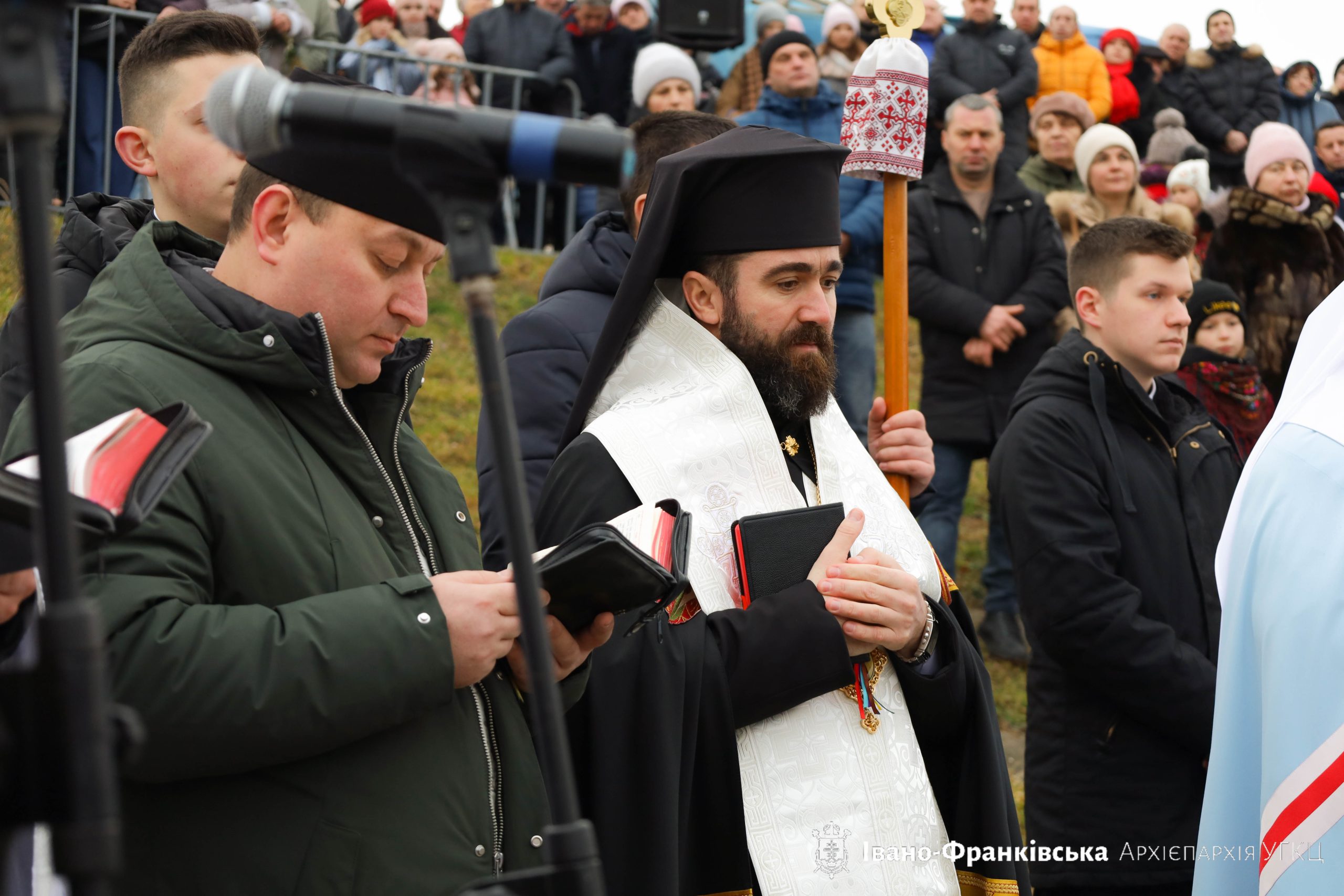 На річці Бистриця Надвірнянська відбулося традиційне водосвяття На річці Бистриця Надвірнянська відбулося традиційне водосвяття