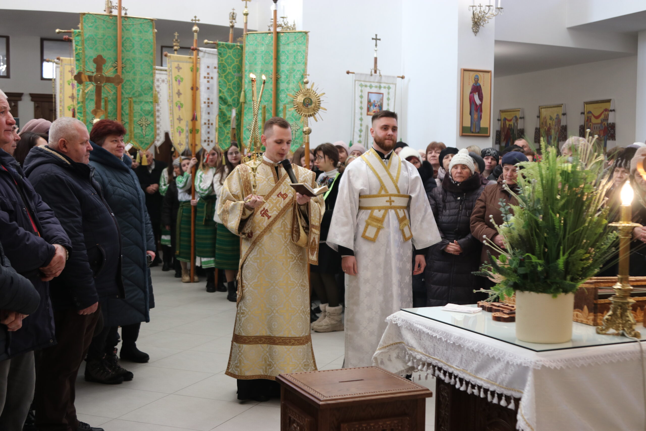«Просимо святителів Василія, Григорія та Івана опікуватися Олексієм»: Владика Володимир звершив дияконське рукоположення Олексія Ядчишина «Просимо святителів Василія, Григорія та Івана опікуватися Олексієм»: Владика Володимир звершив дияконське рукоположення Олексія Ядчишина