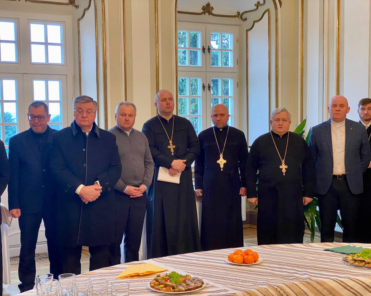 Протопресвітери Львівської Архиєпархії завітали з колядою до Митрополита Ігоря та єпископа-помічника Володимира Протопресвітери Львівської Архиєпархії завітали з колядою до Митрополита Ігоря та єпископа-помічника Володимира