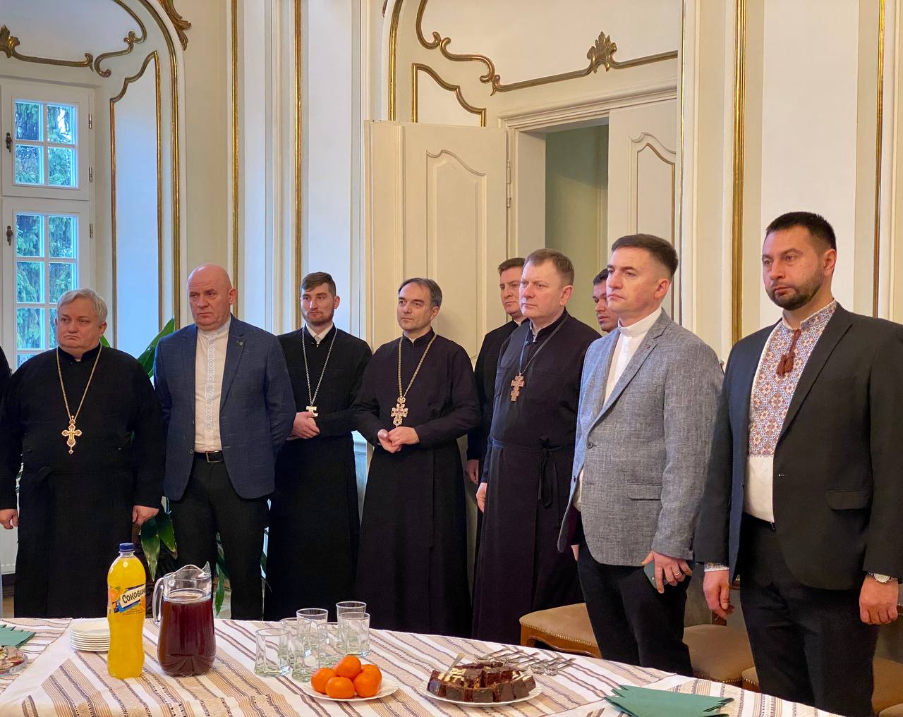 Протопресвітери Львівської Архиєпархії завітали з колядою до Митрополита Ігоря та єпископа-помічника Володимира Протопресвітери Львівської Архиєпархії завітали з колядою до Митрополита Ігоря та єпископа-помічника Володимира