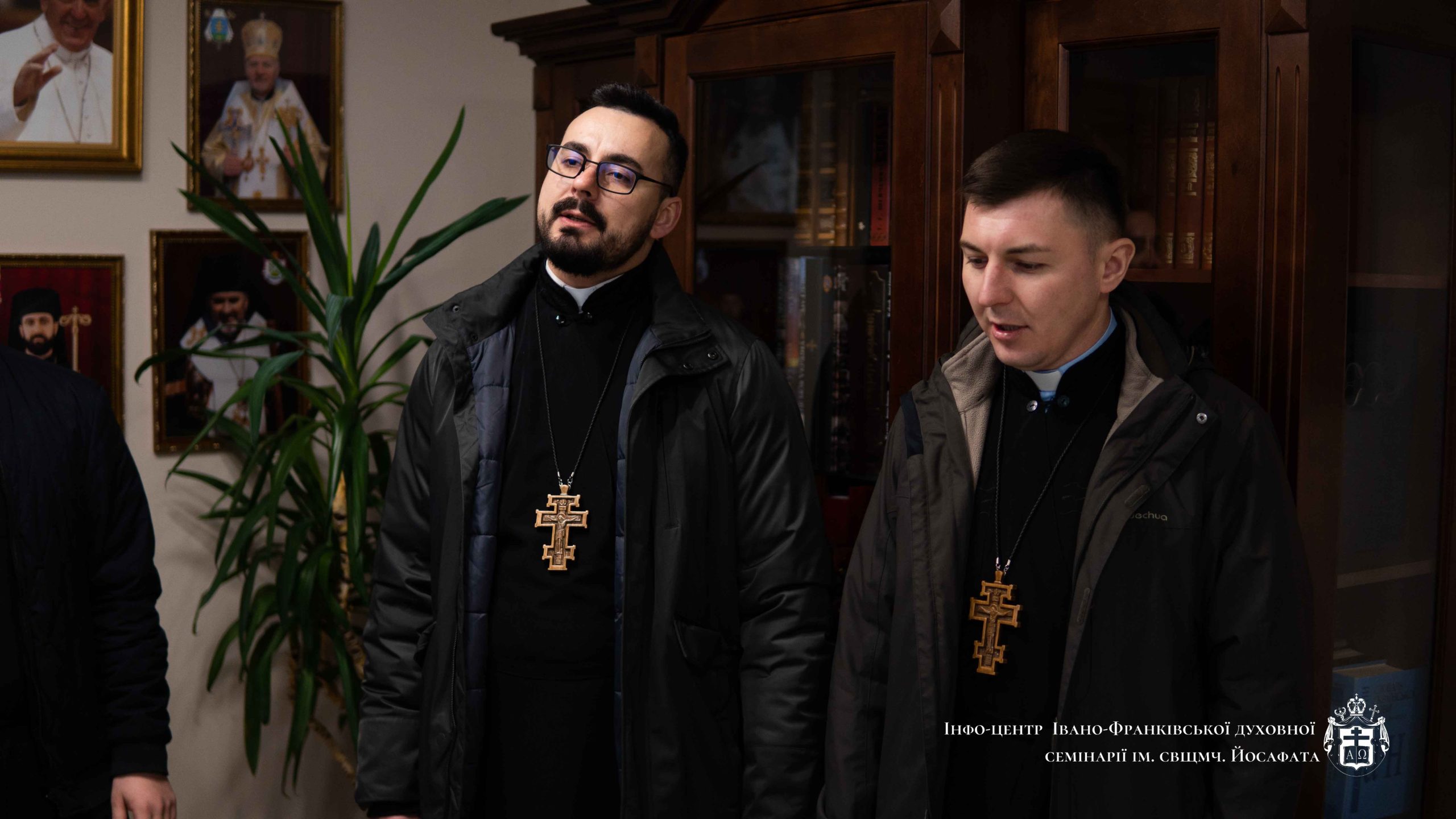 Семінарійна спільнота із колядою завітала до Митрополита Володимира і Владики Миколи Семінарійна спільнота із колядою завітала до Митрополита Володимира і Владики Миколи