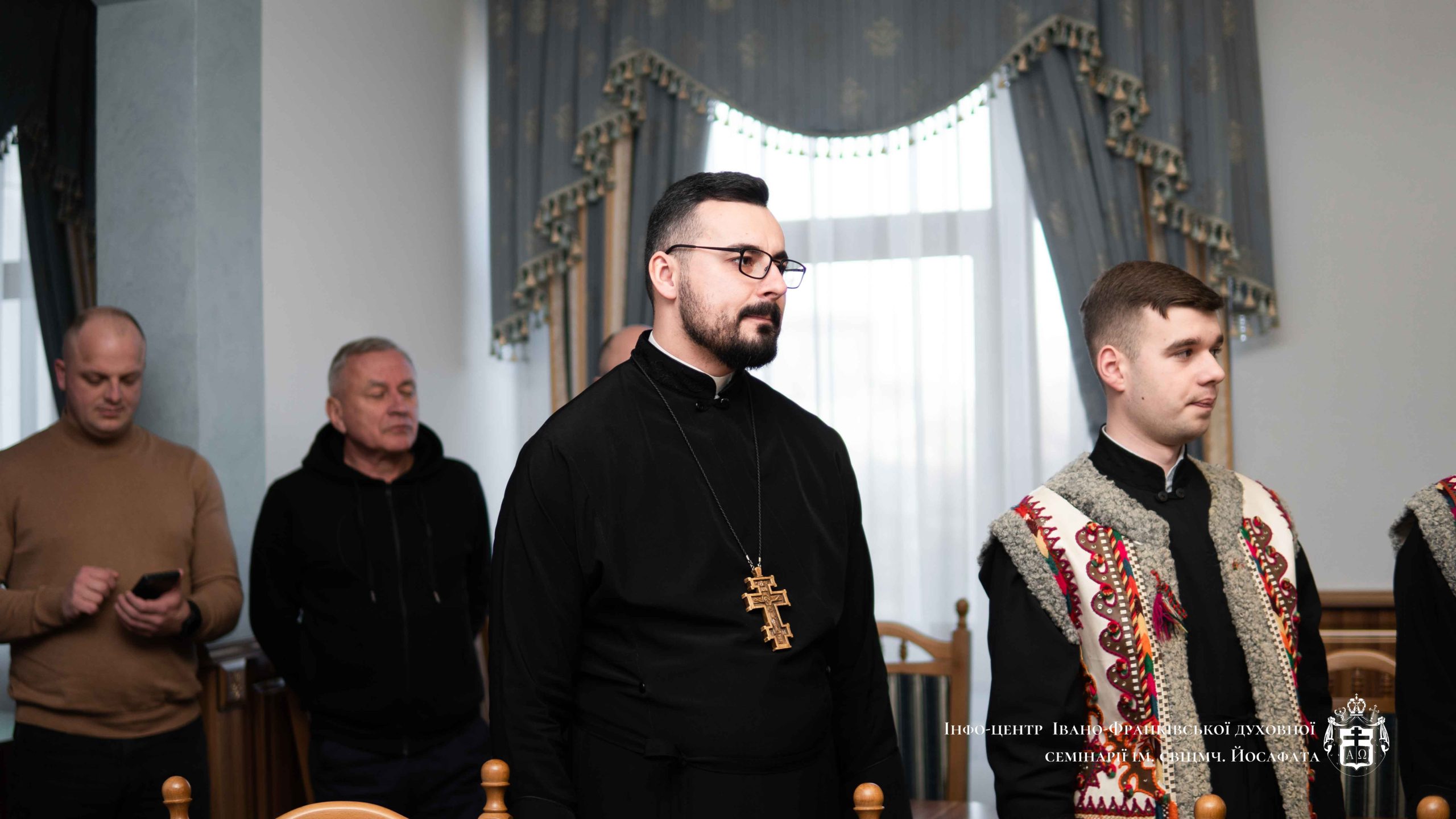 Семінарійна спільнота із колядою завітала до Митрополита Володимира і Владики Миколи Семінарійна спільнота із колядою завітала до Митрополита Володимира і Владики Миколи