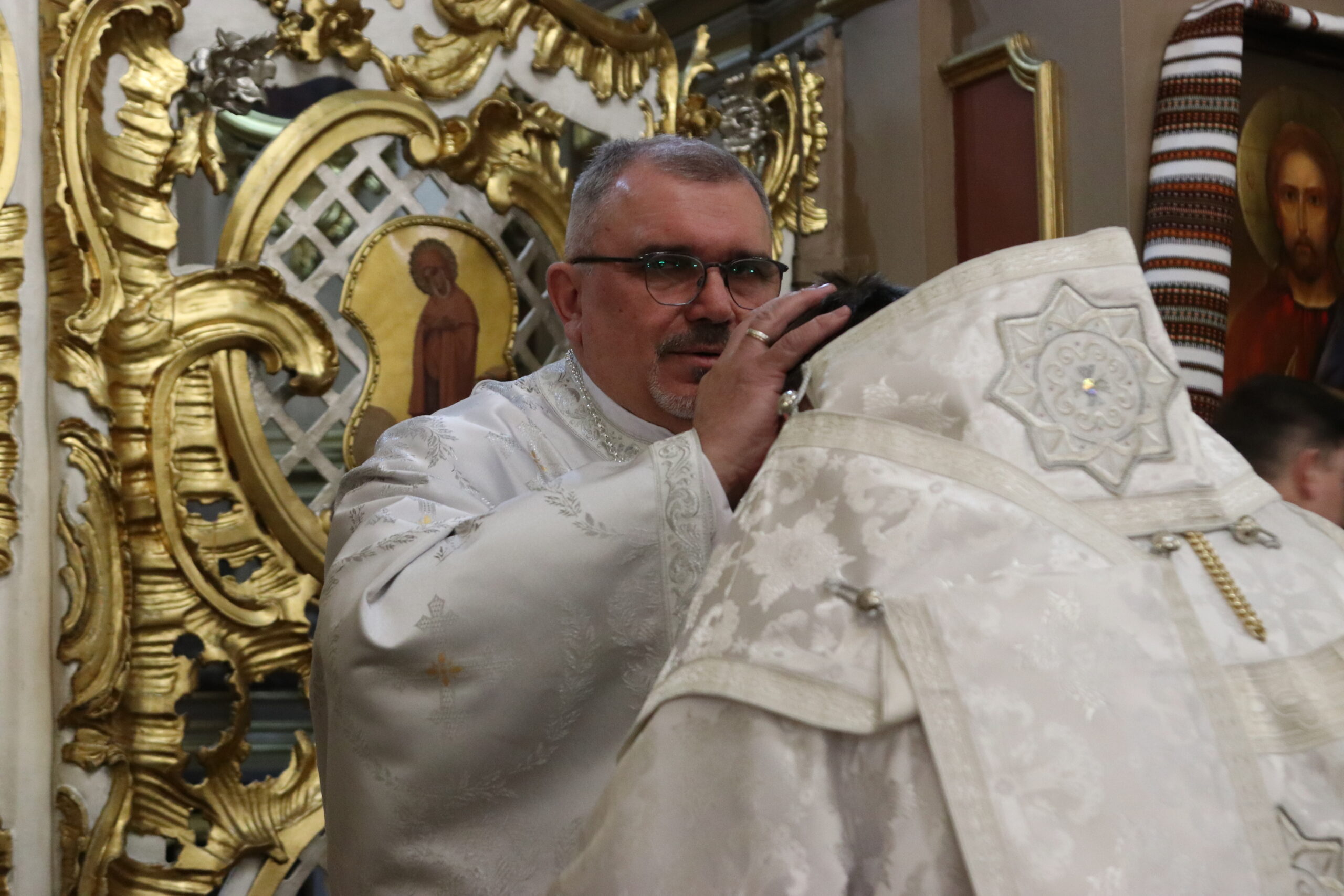 «Тату, я вже священник! Молися за мене…»: у 54 роки диякон Юрій Дроф’як стає священником «Тату, я вже священник! Молися за мене…»: у 54 роки диякон Юрій Дроф’як стає священником