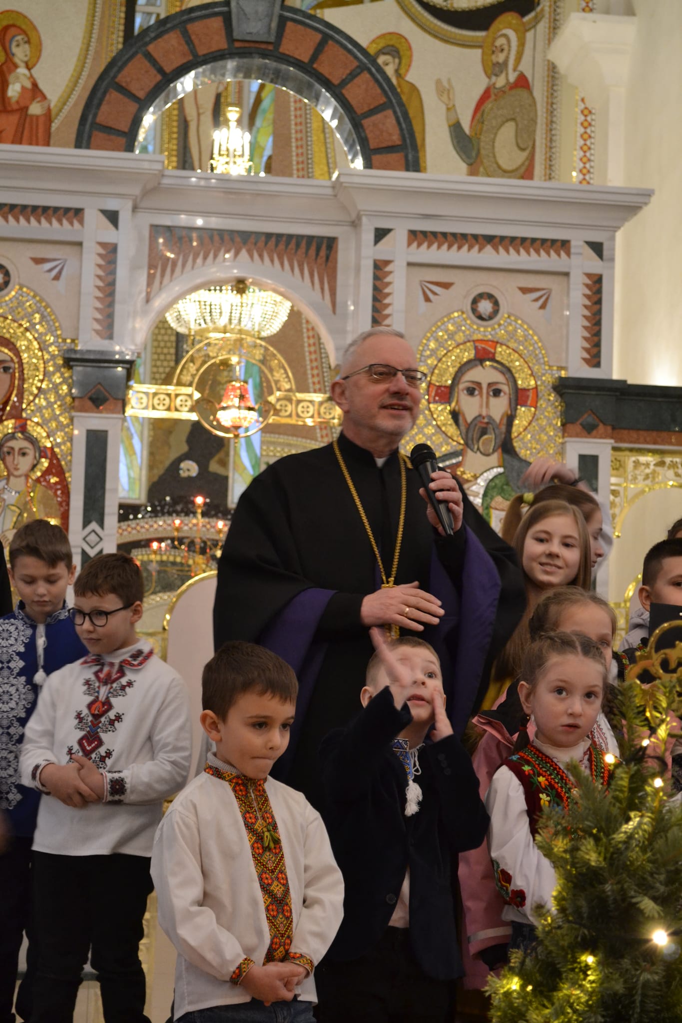 У соборі Преображення Господнього відбулася урочиста розколяда У соборі Преображення Господнього відбулася урочиста розколяда