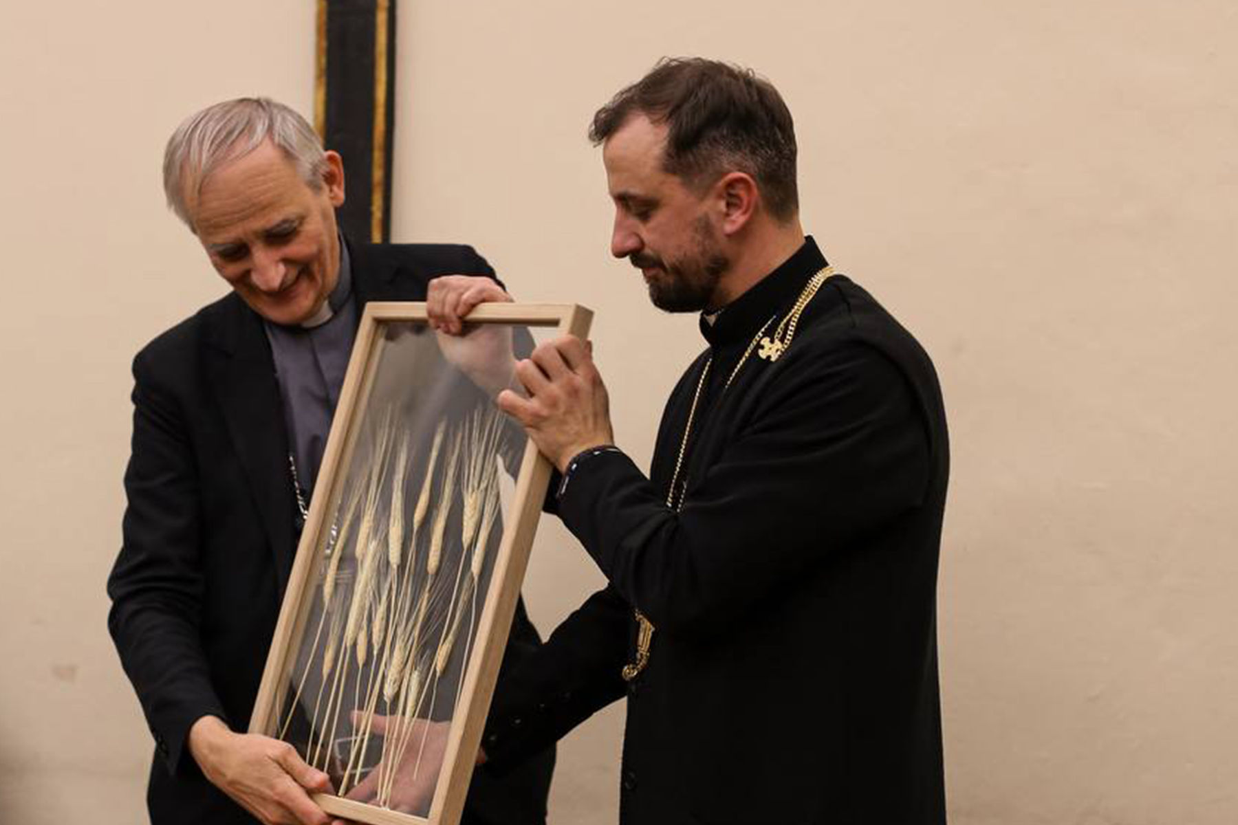 Українці до&nbsp;кардинала Дзуппі: &laquo;Війна в&nbsp;Україні ―&nbsp;це&nbsp;геноцид нашого народу; росія хоче знищити нас не&nbsp;лише бомбами, але й&nbsp;голодом&raquo;