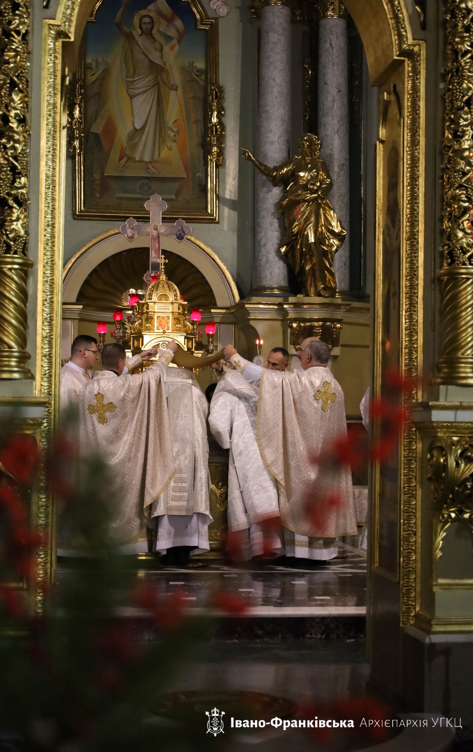 В Архікатедральному соборі відбулась подячна Архієрейська Літургія за прожитий рік В Архікатедральному соборі відбулась подячна Архієрейська Літургія за прожитий рік