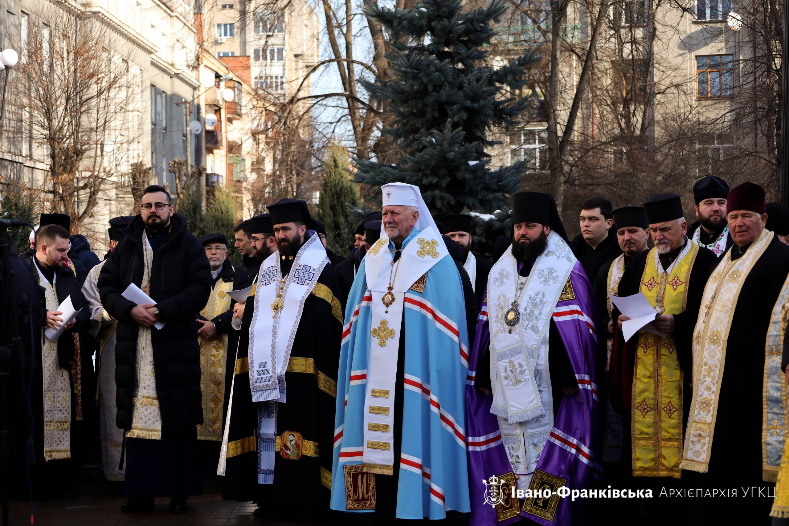 В Івано-Франківську молитовно відзначили день Соборності України В Івано-Франківську молитовно відзначили день Соборності України