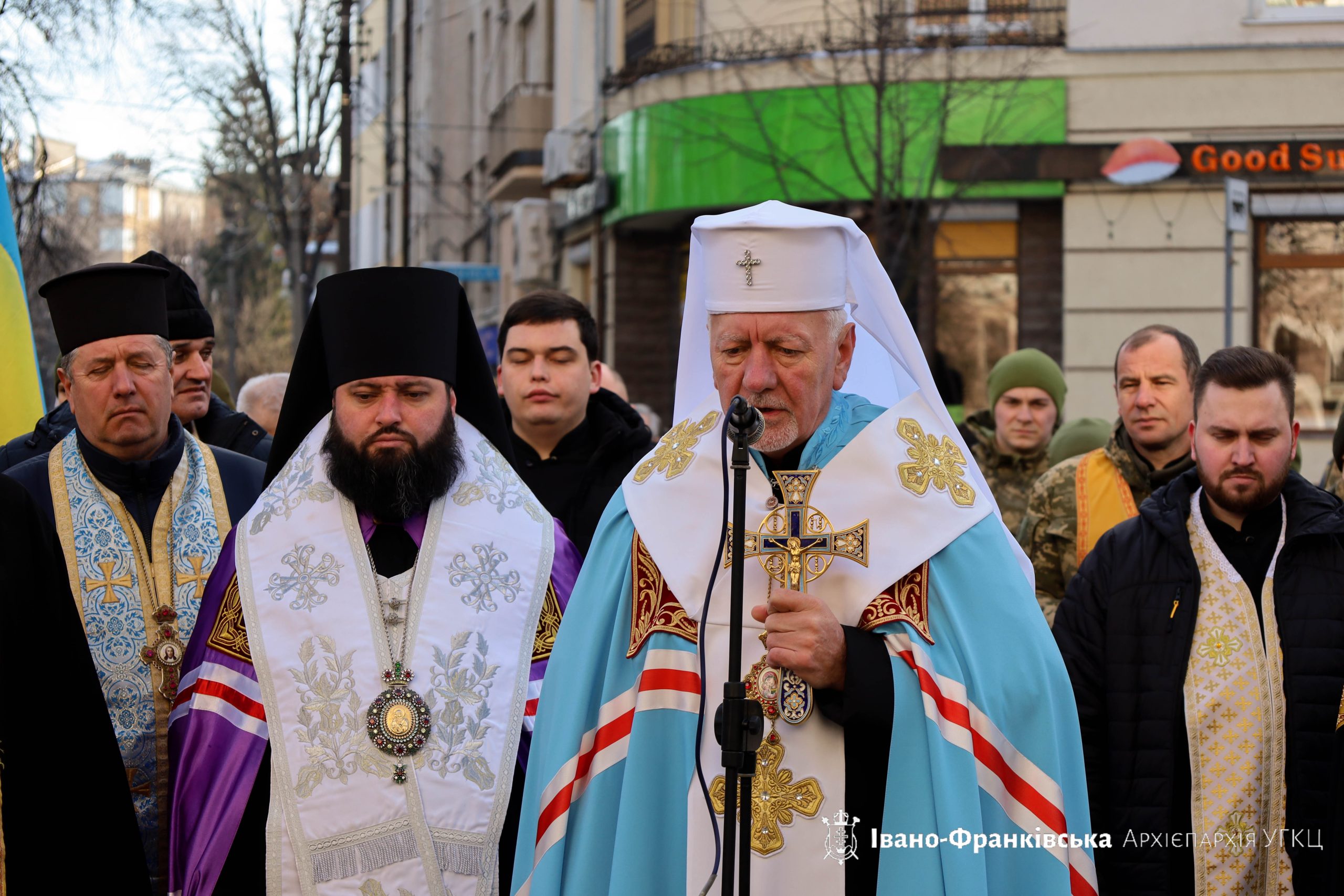 В Івано-Франківську молитовно відзначили день Соборності України В Івано-Франківську молитовно відзначили день Соборності України