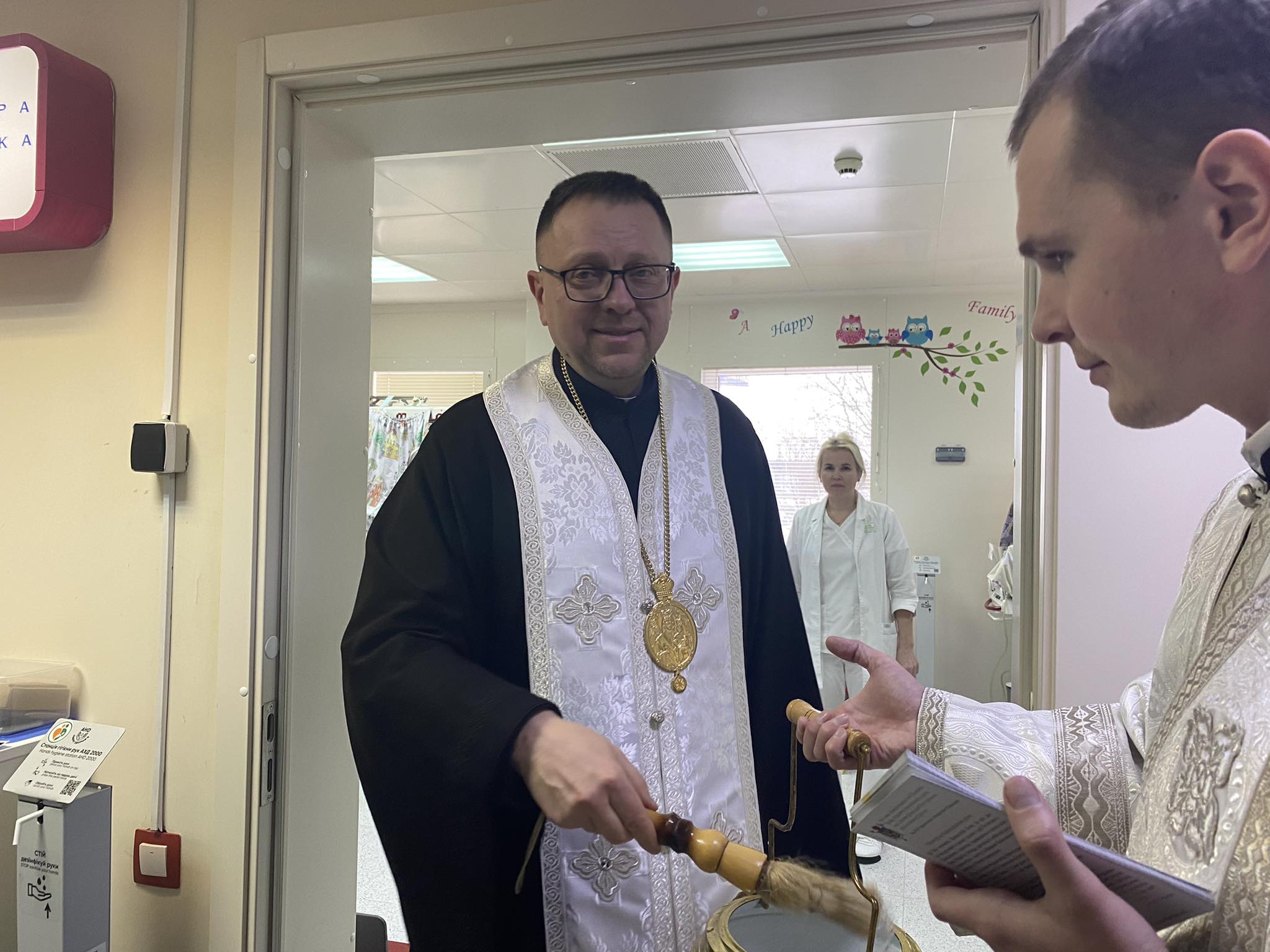 «Ви є свідками різдва на щодень»: Владика Володимир благословив йорданською водою Львівський обласний перинатальний центр та охрестив дитину «Ви є свідками різдва на щодень»: Владика Володимир благословив йорданською водою Львівський обласний перинатальний центр та охрестив дитину