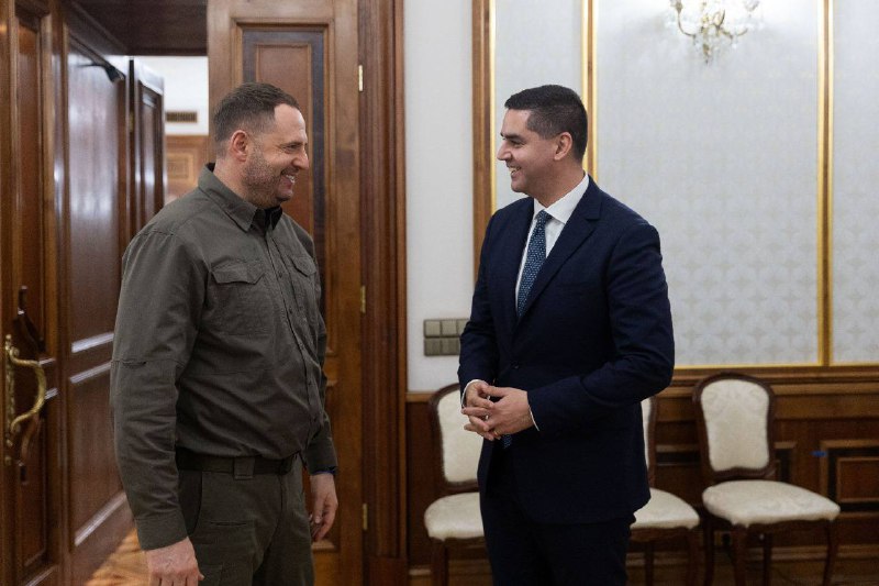 Зустрівся з діючим головою ОБСЄ, міністром закордонних та європейських справ і торгівлі Республіки Мальта Ієном Боргом Зустрівся з діючим головою ОБСЄ, міністром закордонних та європейських справ і торгівлі Республіки Мальта Ієном Боргом