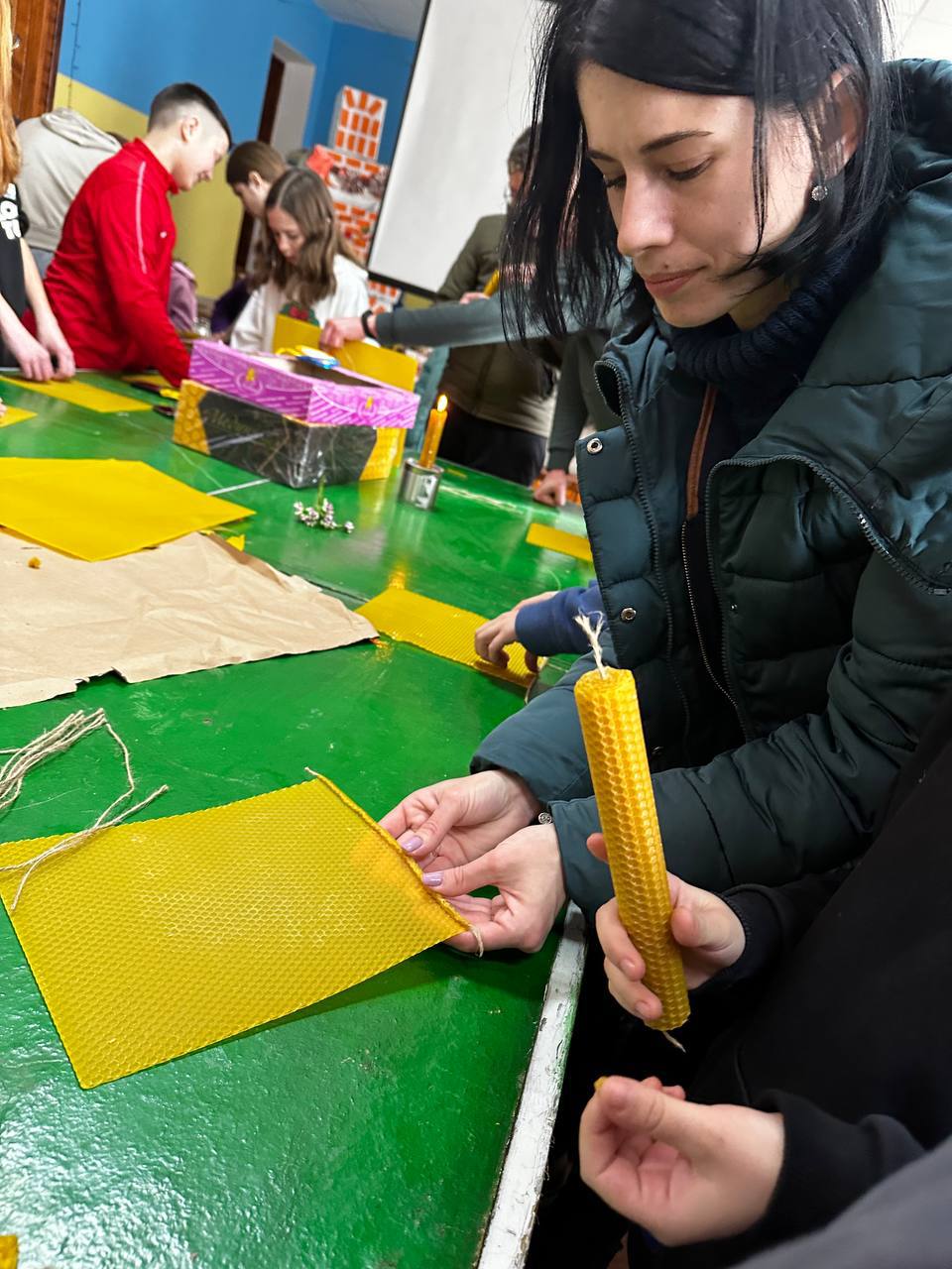 Для учасників катехитичної школи села Вербилівці провели майстер-клас із виготовлення стрітенських свічок Для учасників катехитичної школи села Вербилівці провели майстер-клас із виготовлення стрітенських свічок