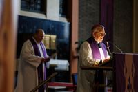 Дублін: Українці помолилися за&nbsp;мир і&nbsp;вшанували загиблих у&nbsp;річницю вторгнення